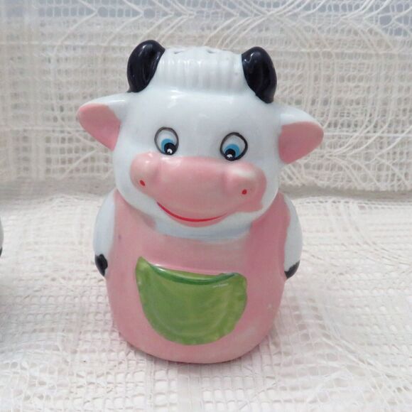 Vintage Country Cow Salt and Pepper Shaker Set, Farmhouse Decor, Country Style - Picture 2 of 9